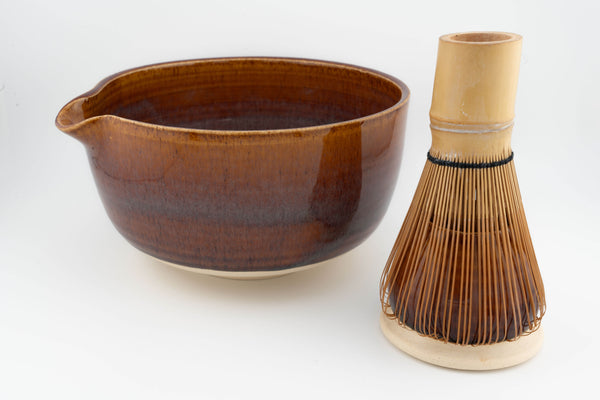 Honey Chawan Matcha Bowl with Whisk Holder
