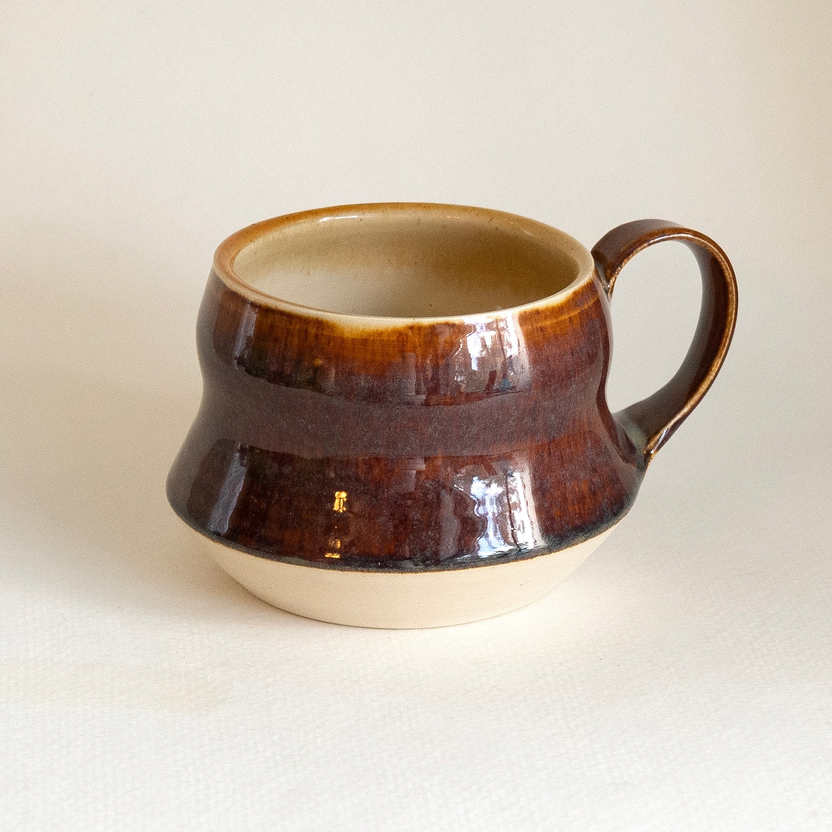 Honey Curvy Wide Mug