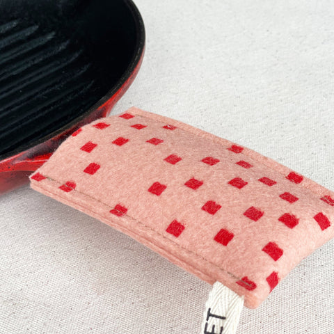 Red Snippets Long Pot Holder