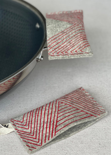 Red Zig Zag Pot Holders, Set of 2