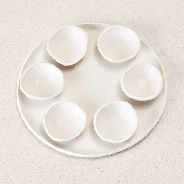 Sarah Seder Plate in Blanc