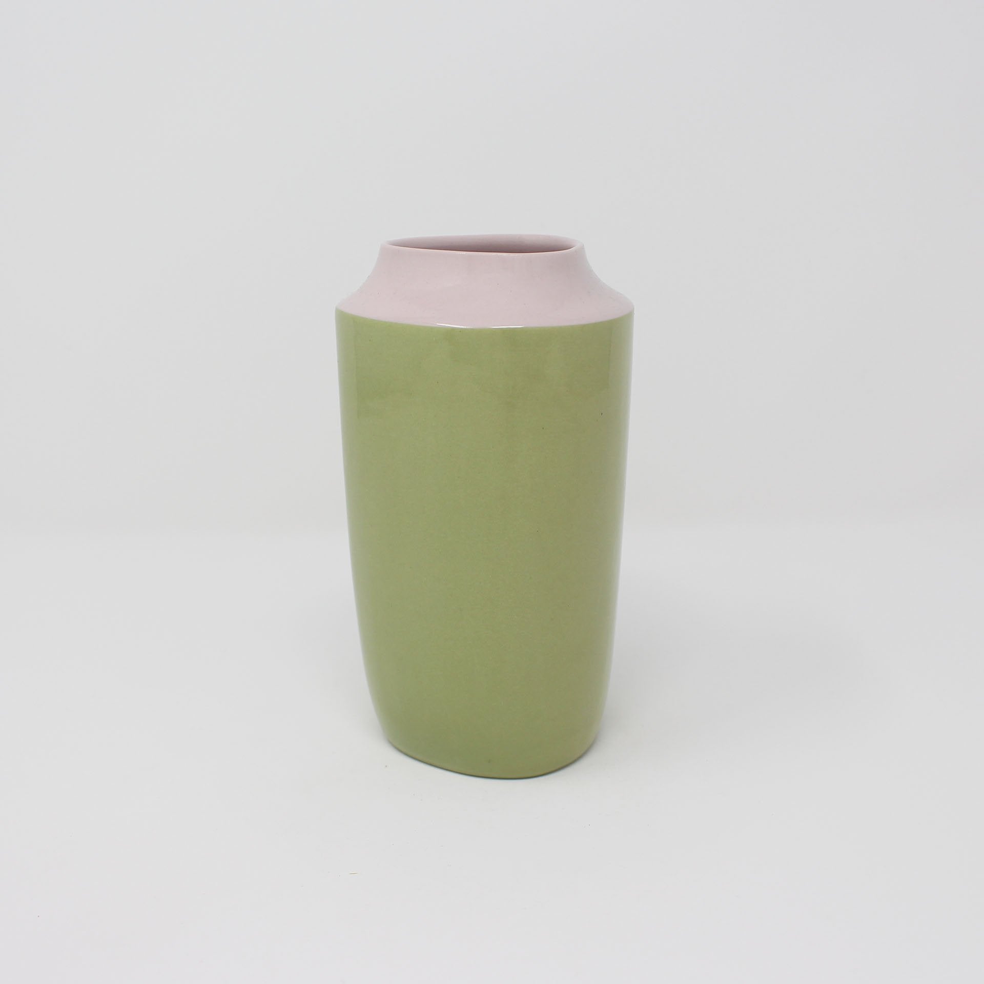 Purple Avocado Top Curve Short Vase