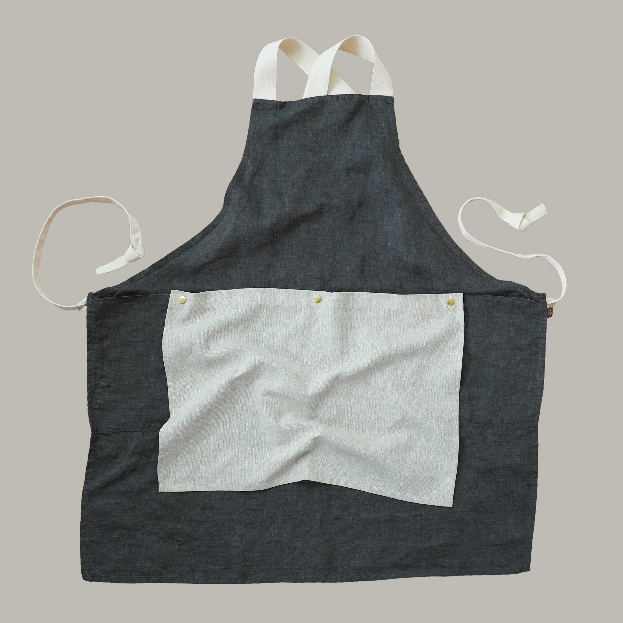 The Rowan Apron Charcoal with Flax Flounce