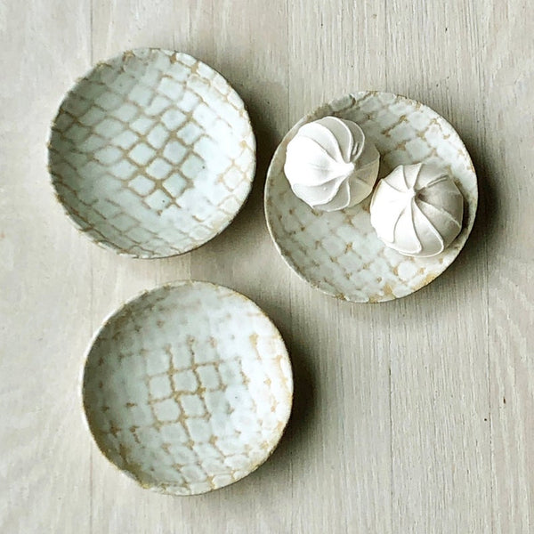 Eggshell Wash Dessert Bowl, Set of 3