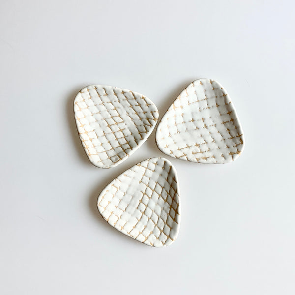 Eggshell Wash Triangular Appetizer Plate, Set of 3